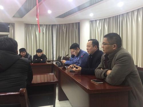 工程部组织召开班组座谈会